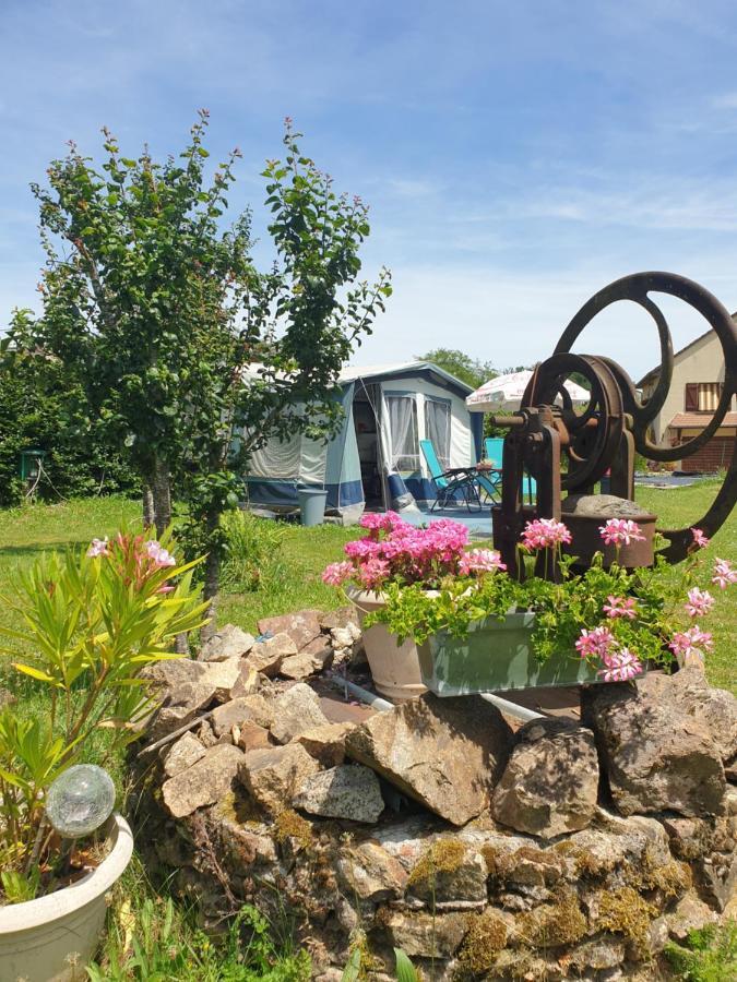 De Oude Pastorie Bed & Breakfast La Celle-En-Morvan Exterior photo